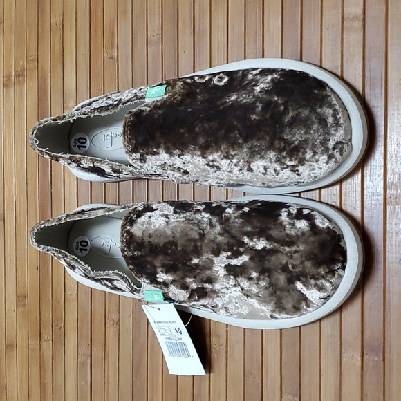 Sanuk Womens Donna Cruz Velvet Slip On Flats Casual, Various Sizes, NWT - Picture 2 of 8